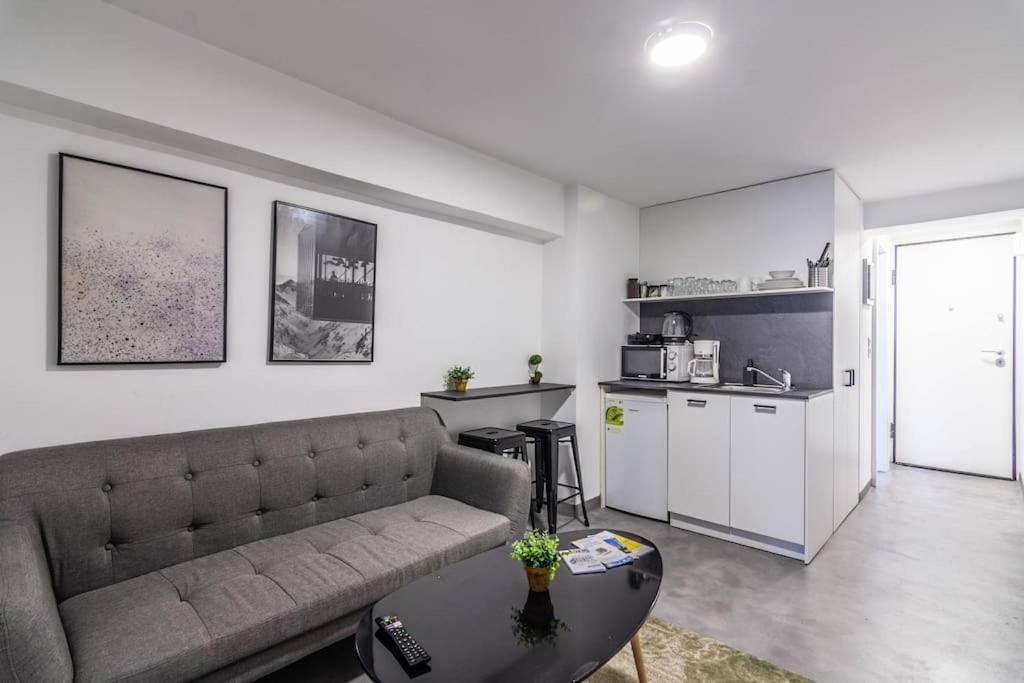 City Stroll Apartment Athena Bagian luar foto